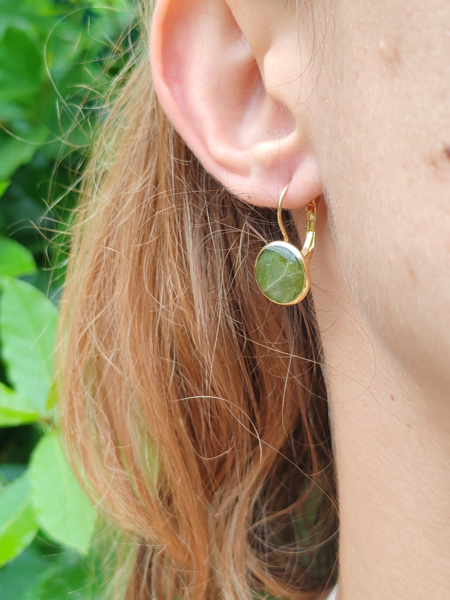 Boucle d'oreille dormeuse - Fleurs séchées - Lierre