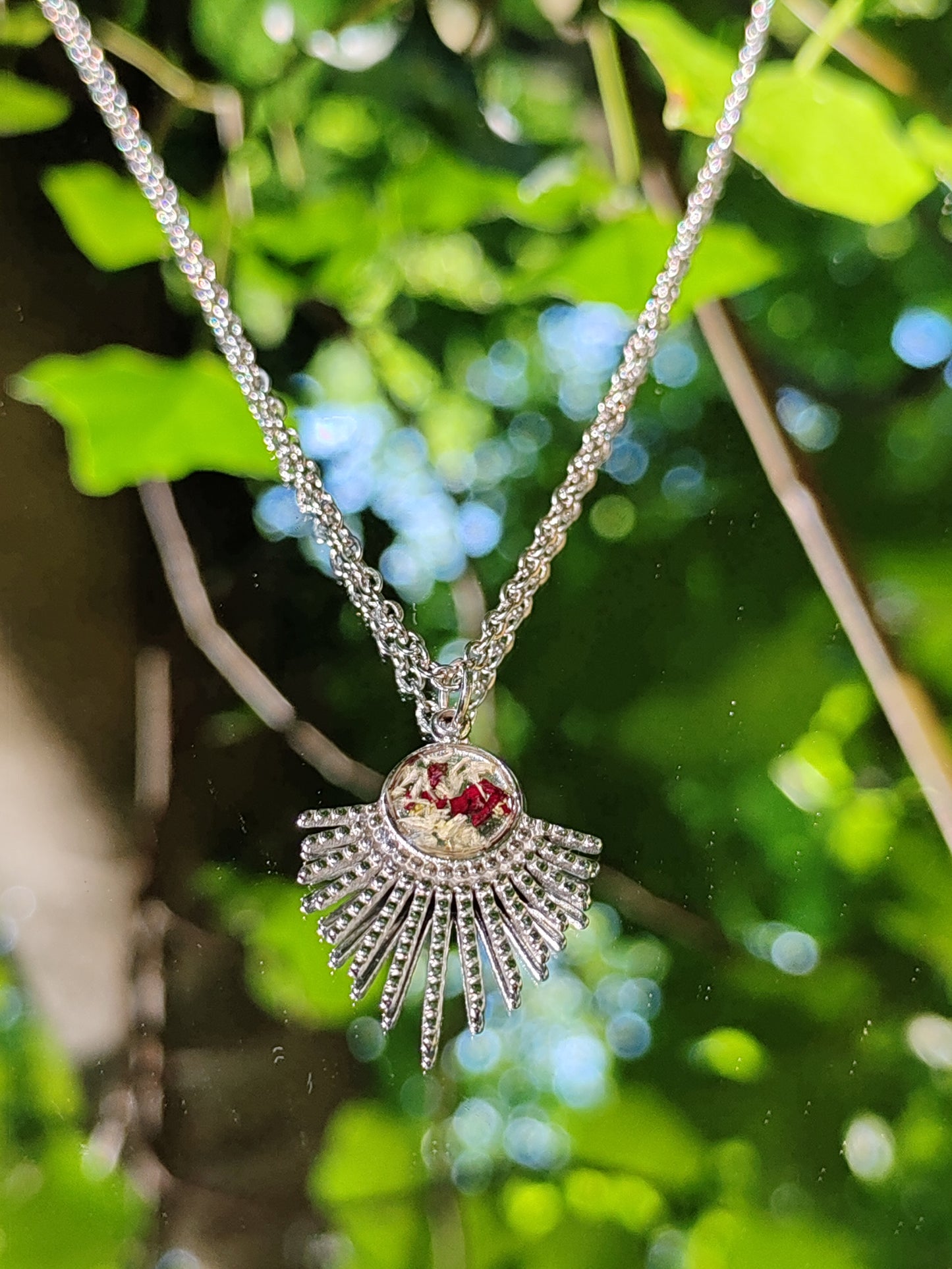 Collier rayon - Fleurs séchées - Fragments de roses